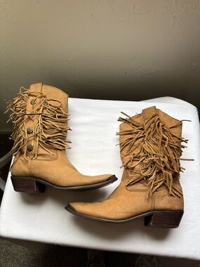 Y2K Laredo Tan Fringe Western Ankle Boots Size 6 Made in Brazil